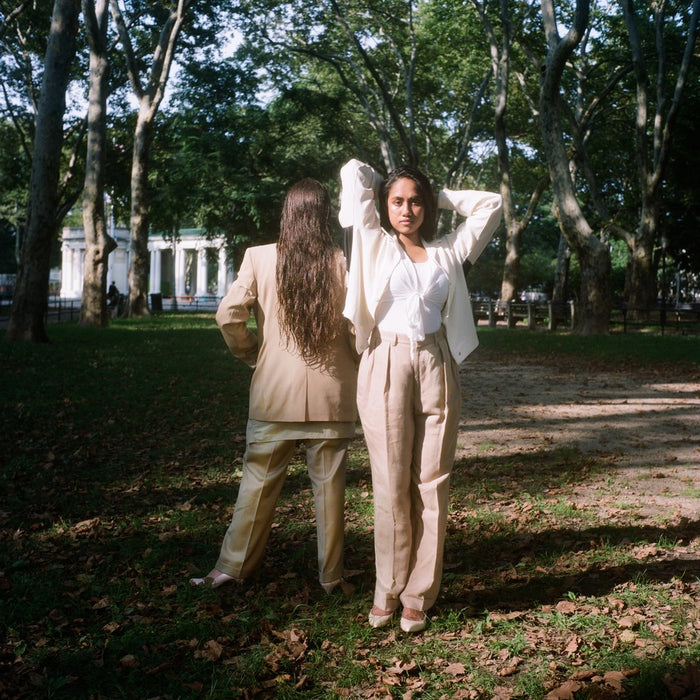 models fornt to back in park.