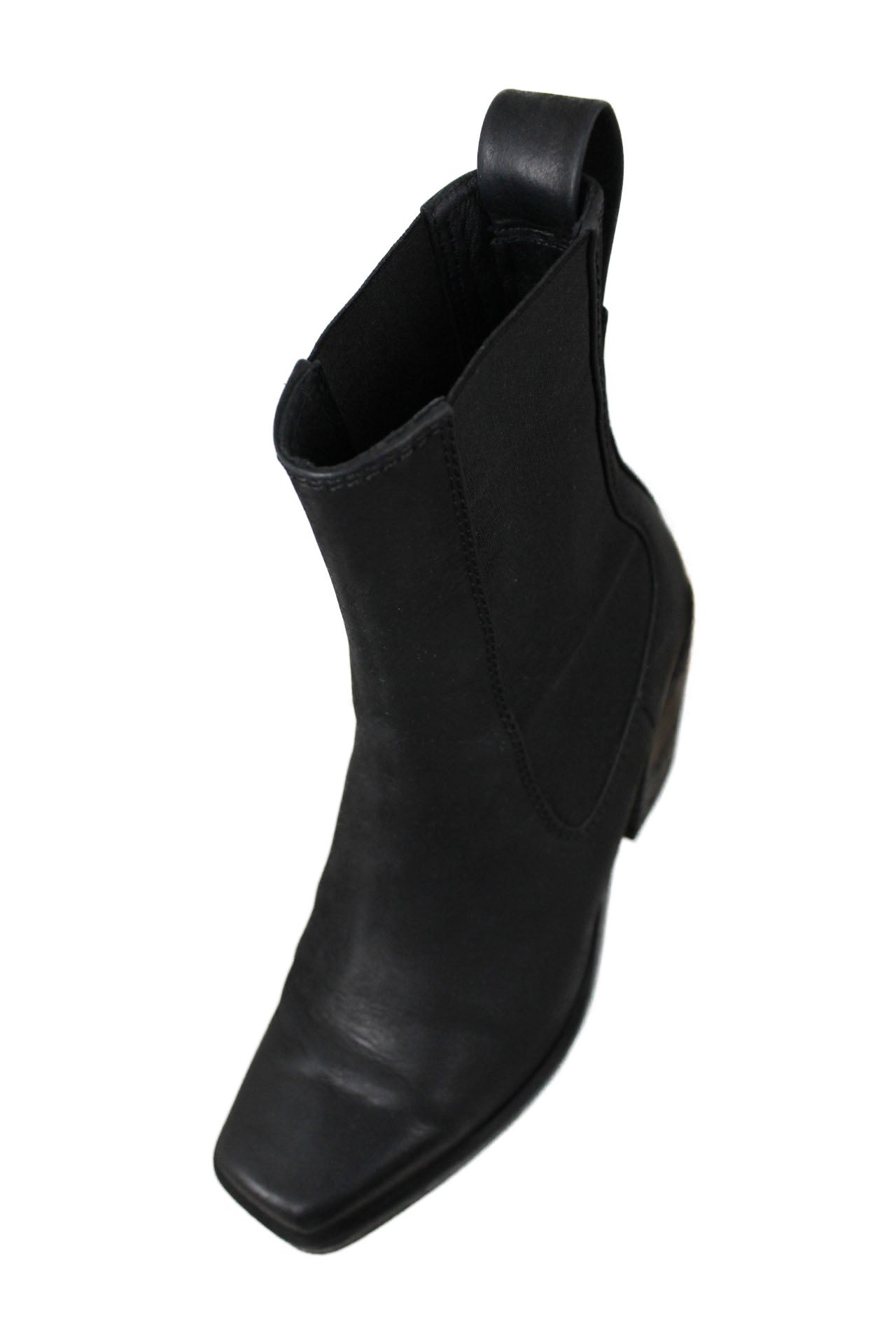 above angle of boots with square toe. 