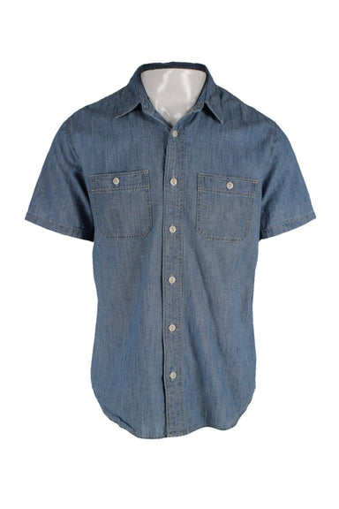 front angle madewell blue short sleeve cotton chambray shirt on masculine mannequin torso featuring contrast stitching, chest patch pockets, and front button closure. 