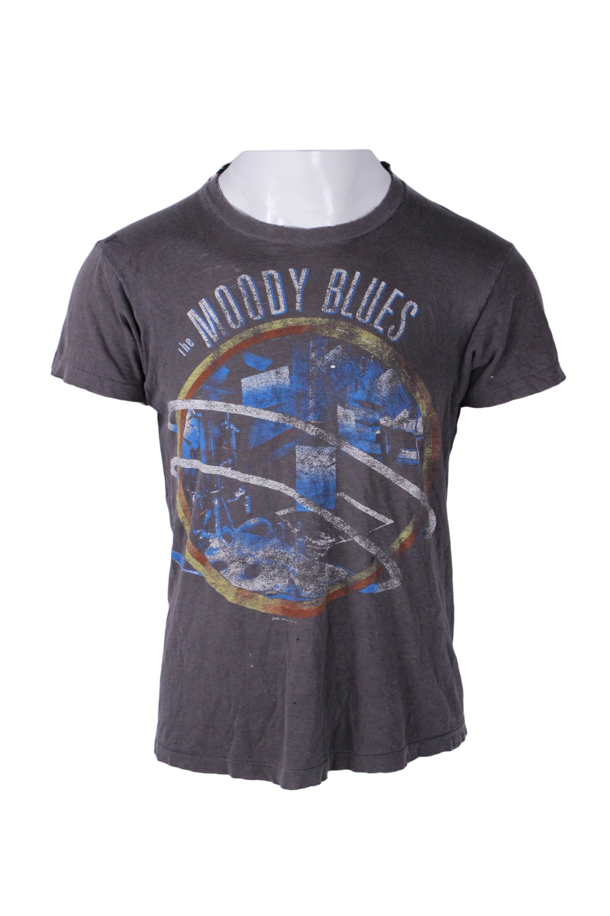 front view with vintage 80’s faded black thin licensed concert t-shirt. features ‘the moody blues. co 1986’ graphic printed at front, ‘live in concert’ printed at back, and ribbed collar.