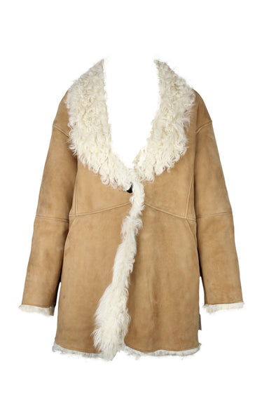 frame camel leather shearling coat. features a deep decollete, a single button closure, and pocket details.