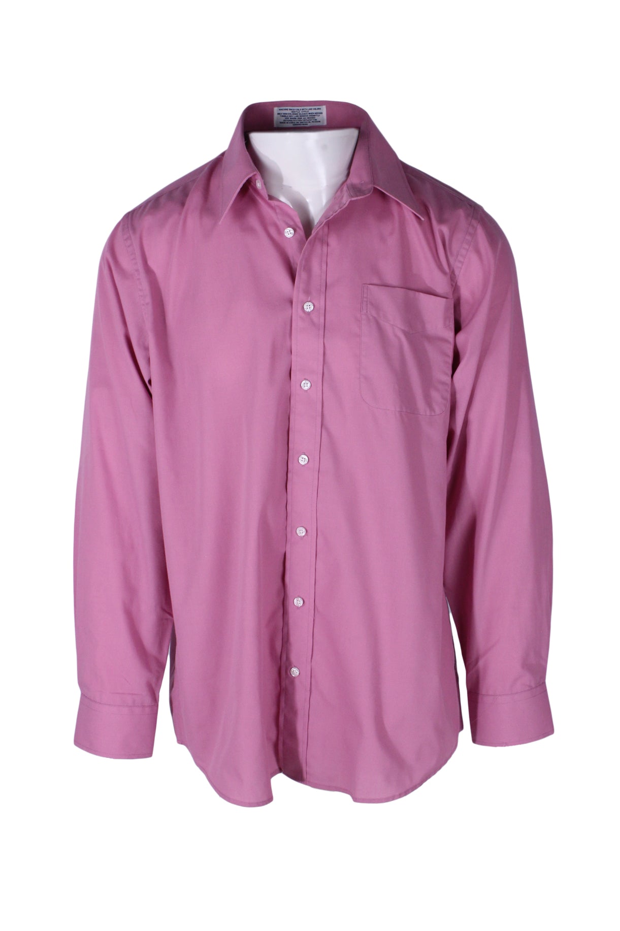 front angle of vintage irvine park peony long sleeve button down shirt on masc mannequin torso. features long pointed collar, buttoned cuffs, and single pocket over heart. 