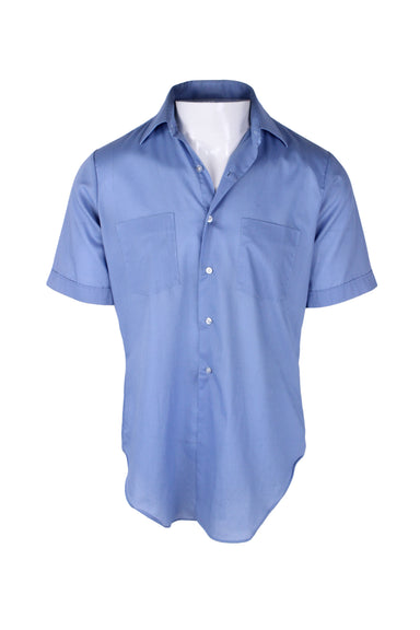 front angle of vintage arrow cornflower blue short sleeve button up shirt on masc mannequin torso. features thin airy fabric, pearlescent button closure up center, rounded hem, long pointed collar, and single rolled sewn cuffs. 