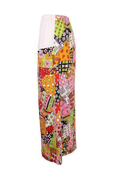 profile of maxi skirt with ribbed design. 