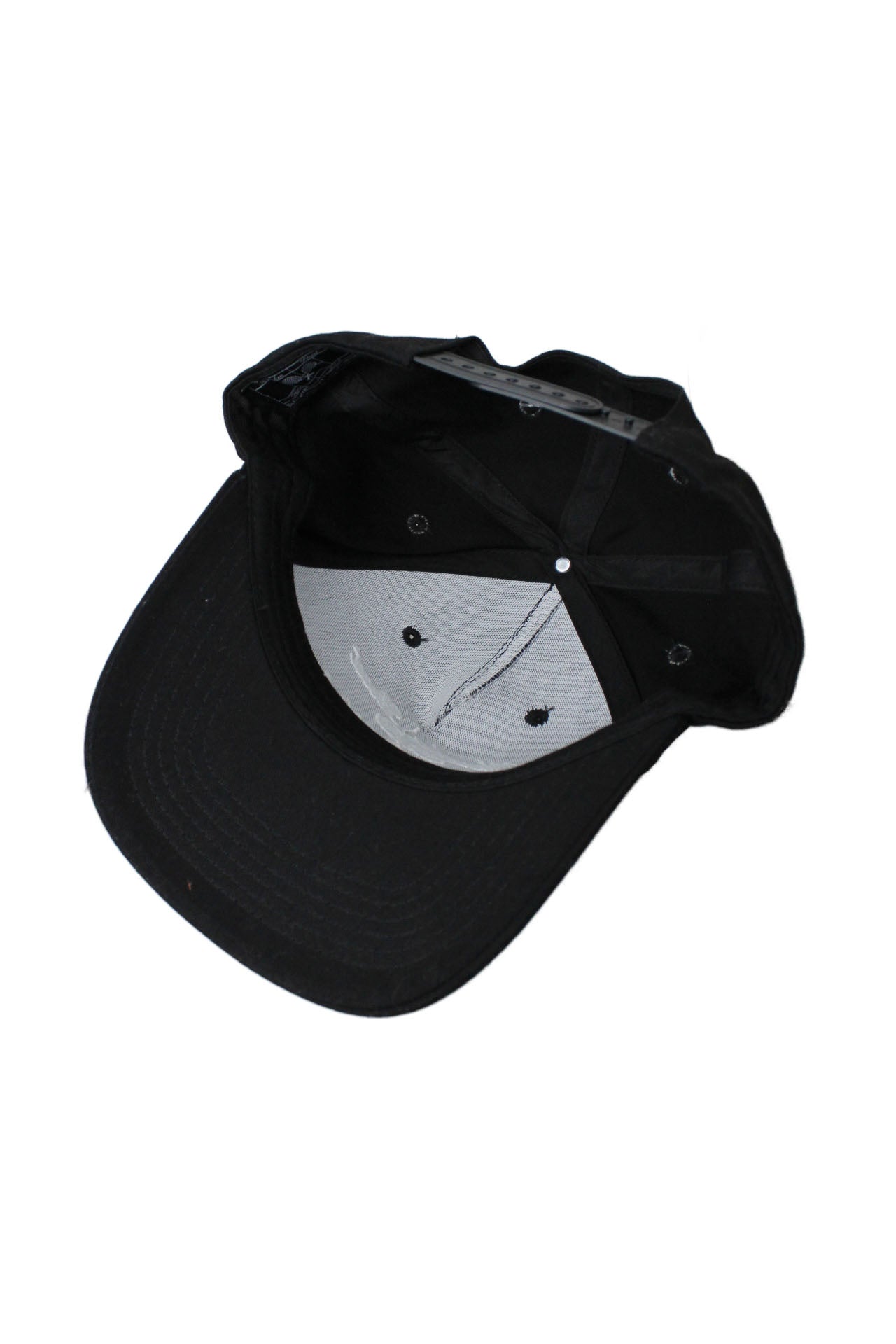 underside view with snapback closure.