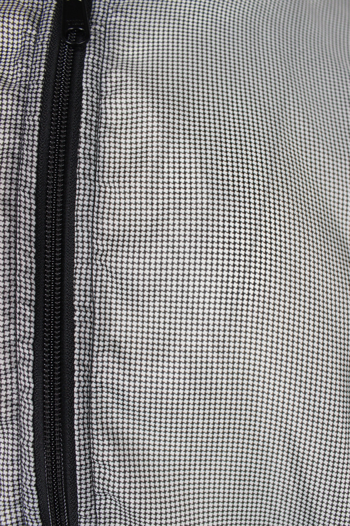 detail view of micro houndstooth pattern.